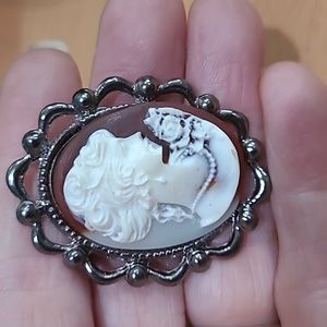Cameo brooch Unsigned black metal setting